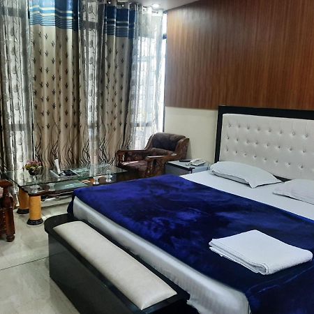 Hotel Platinum Plaza Rohtak Buitenkant foto