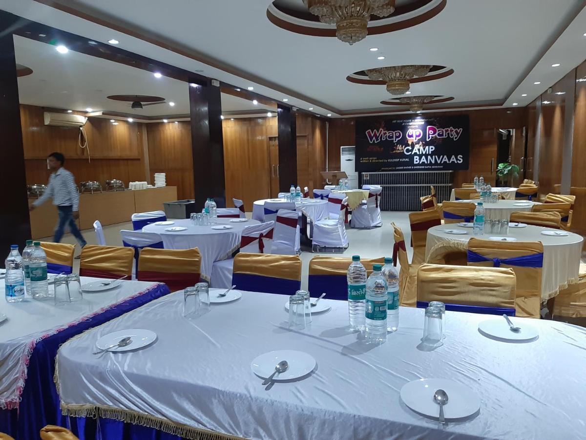 Hotel Platinum Plaza Rohtak Buitenkant foto