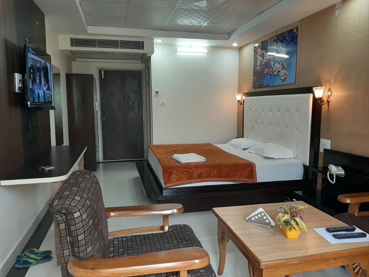 Hotel Platinum Plaza Rohtak Buitenkant foto