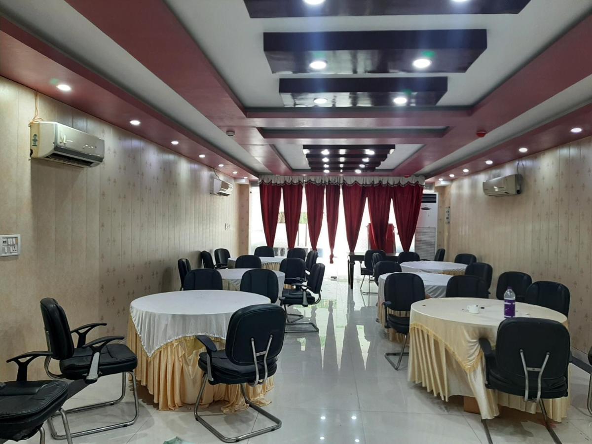 Hotel Platinum Plaza Rohtak Buitenkant foto