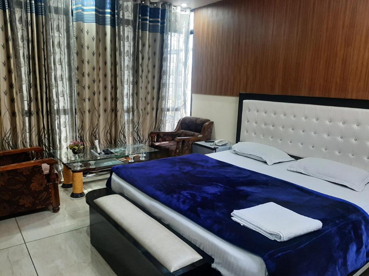 Hotel Platinum Plaza Rohtak Buitenkant foto