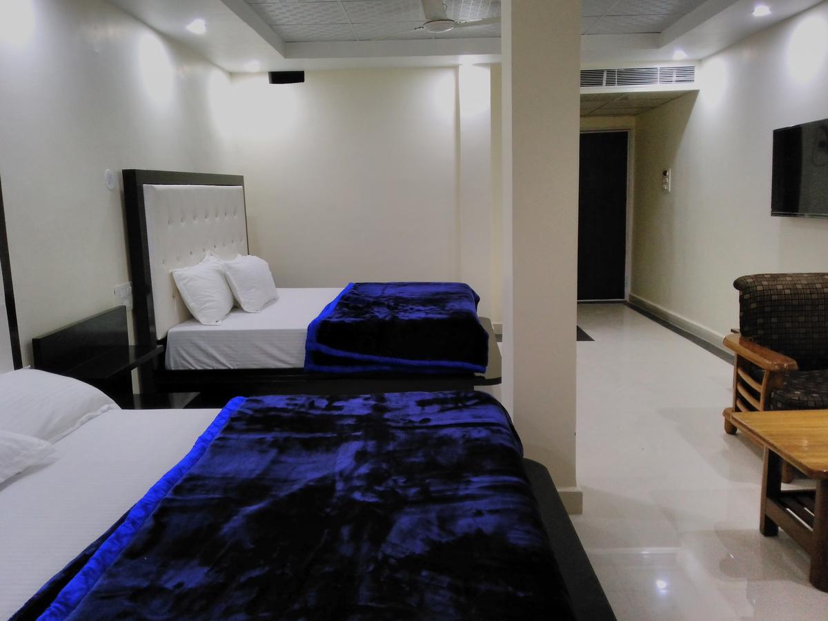 Hotel Platinum Plaza Rohtak Buitenkant foto