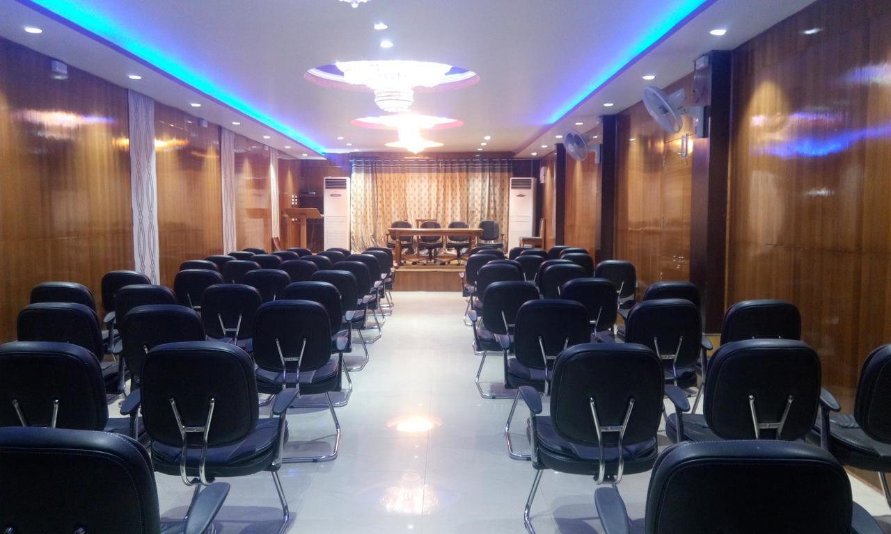 Hotel Platinum Plaza Rohtak Buitenkant foto