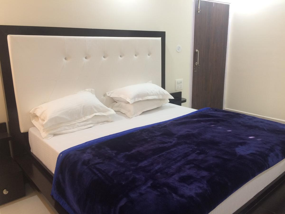 Hotel Platinum Plaza Rohtak Buitenkant foto