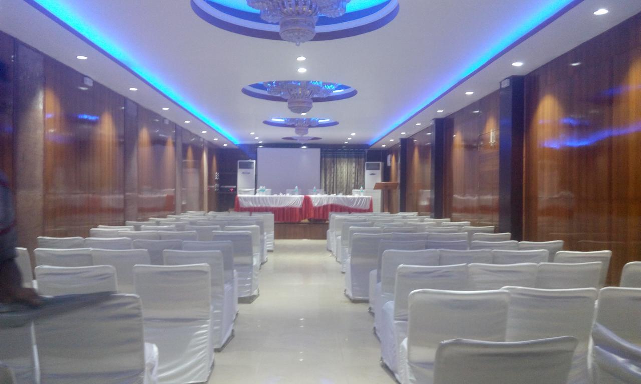 Hotel Platinum Plaza Rohtak Buitenkant foto