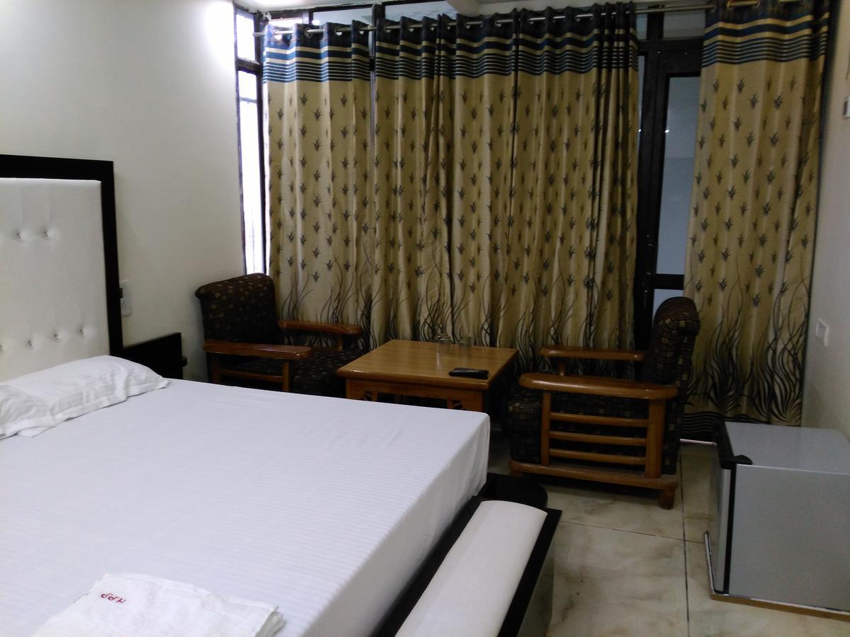 Hotel Platinum Plaza Rohtak Buitenkant foto