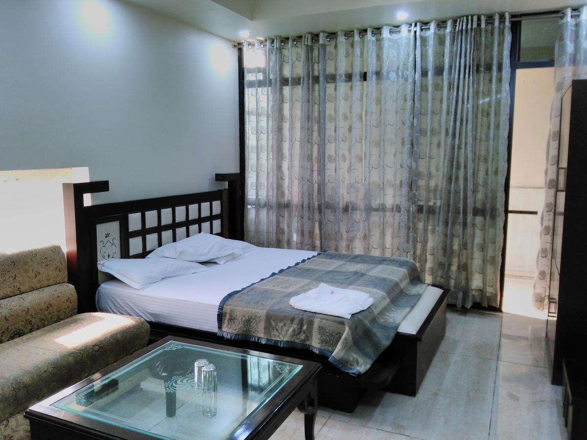 Hotel Platinum Plaza Rohtak Buitenkant foto