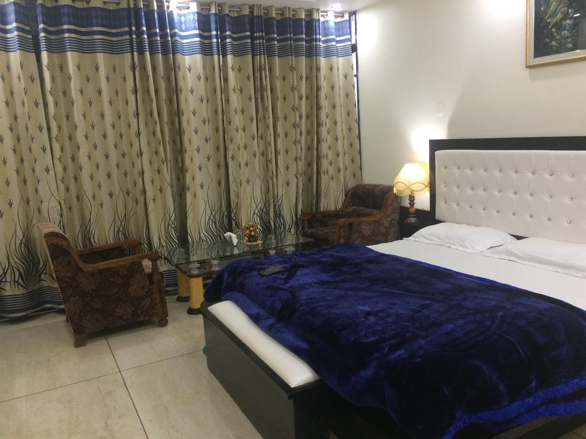 Hotel Platinum Plaza Rohtak Buitenkant foto