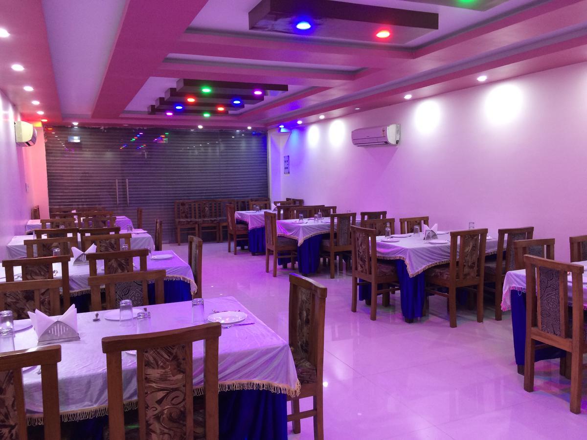 Hotel Platinum Plaza Rohtak Buitenkant foto
