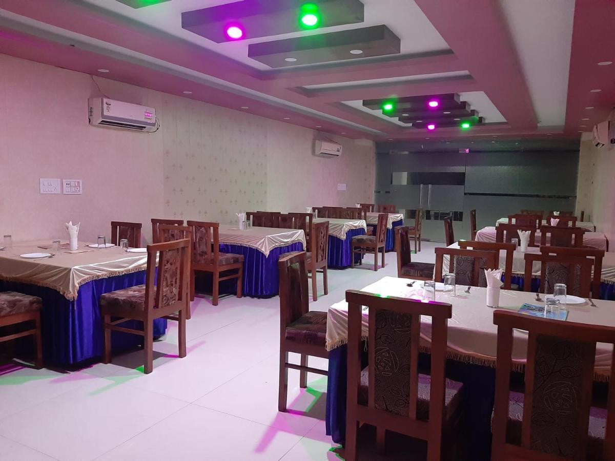 Hotel Platinum Plaza Rohtak Buitenkant foto